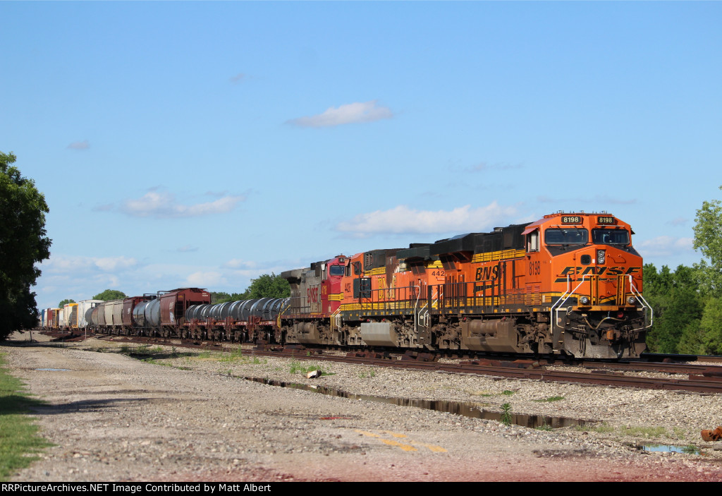 BNSF 8198